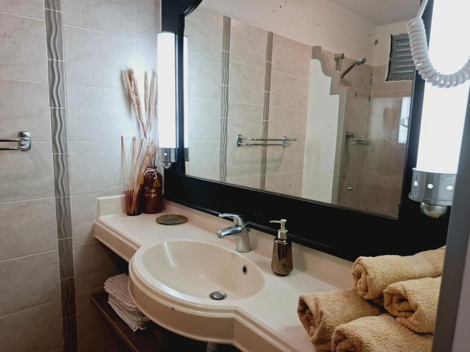 Suite 4 Pers Dans Village Vacances Sainte-Anne  Εξωτερικό φωτογραφία